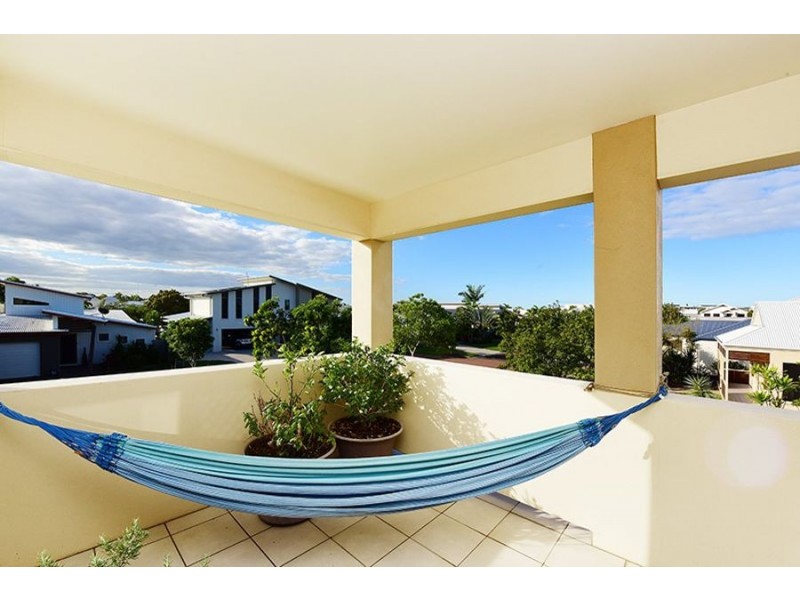 8 Madagascar Court, Kawana Island QLD 4575