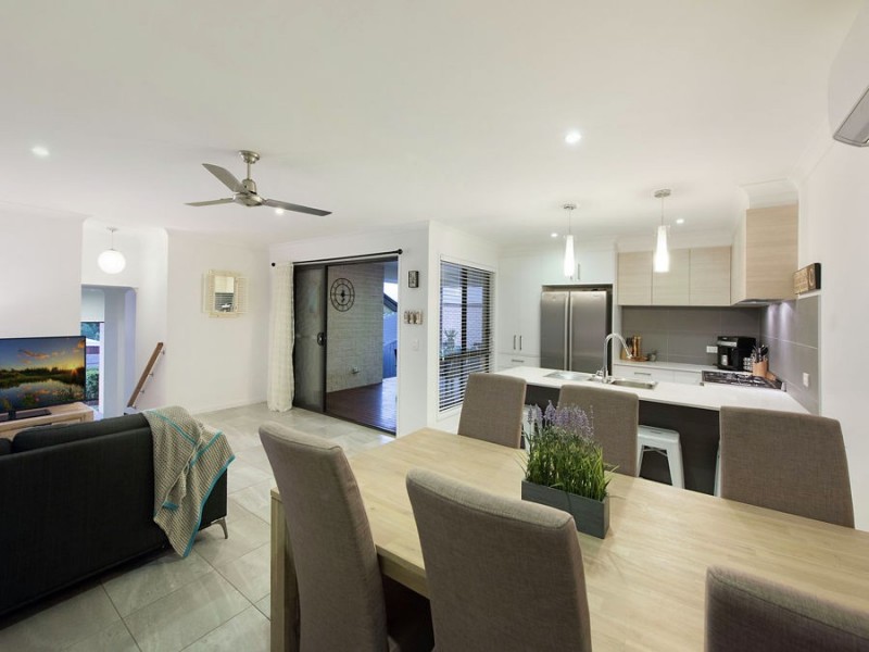 11 Highland Terrace, Little Mountain QLD 4551