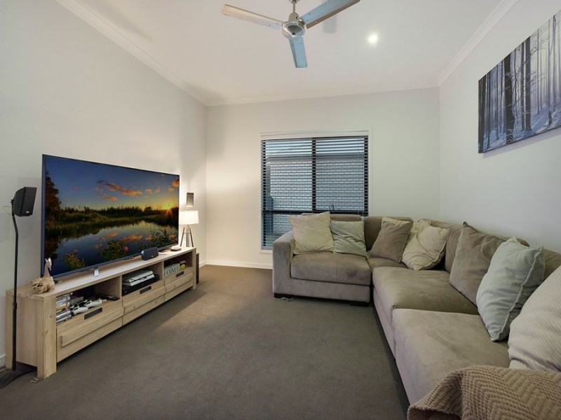 11 Highland Terrace, Little Mountain QLD 4551