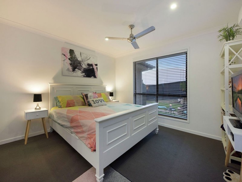 11 Highland Terrace, Little Mountain QLD 4551