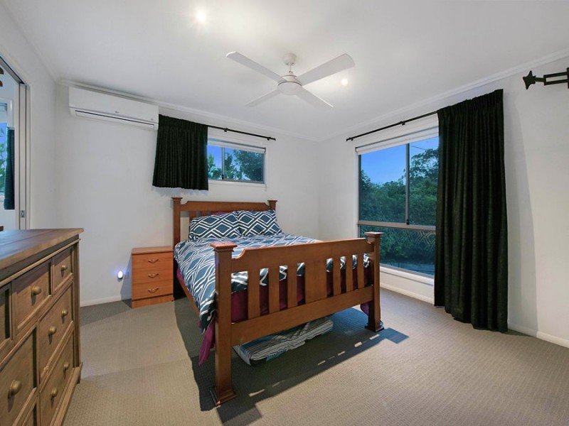 4 Cullen Drive, Little Mountain QLD 4551
