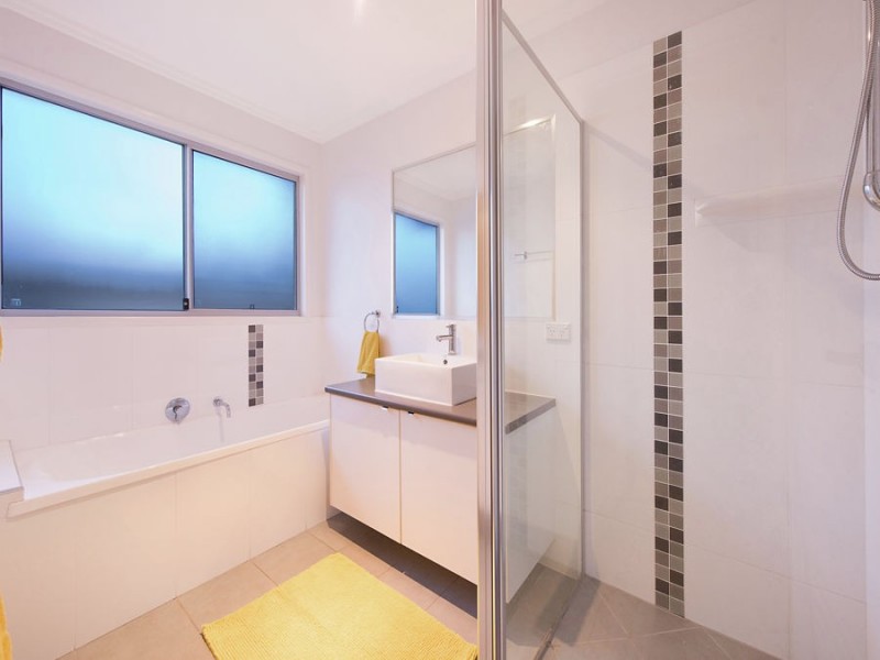 4 Cullen Drive, Little Mountain QLD 4551