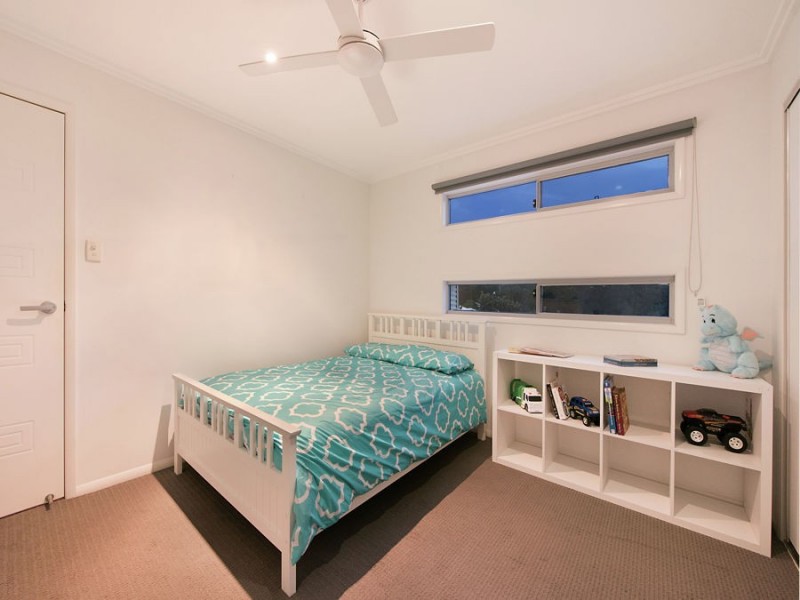 4 Cullen Drive, Little Mountain QLD 4551