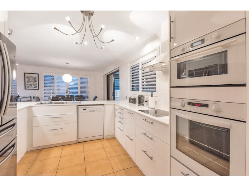 11 Anglia Place, Little Mountain QLD 4551