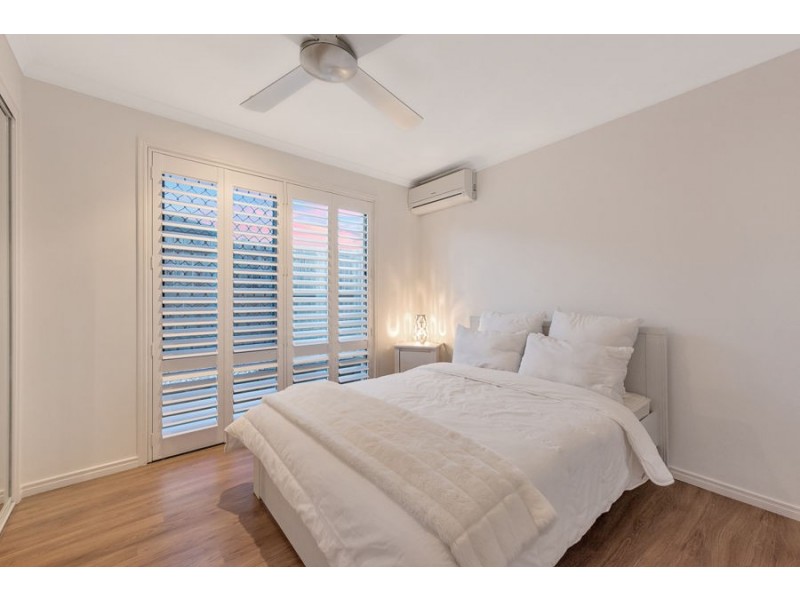 11 Anglia Place, Little Mountain QLD 4551