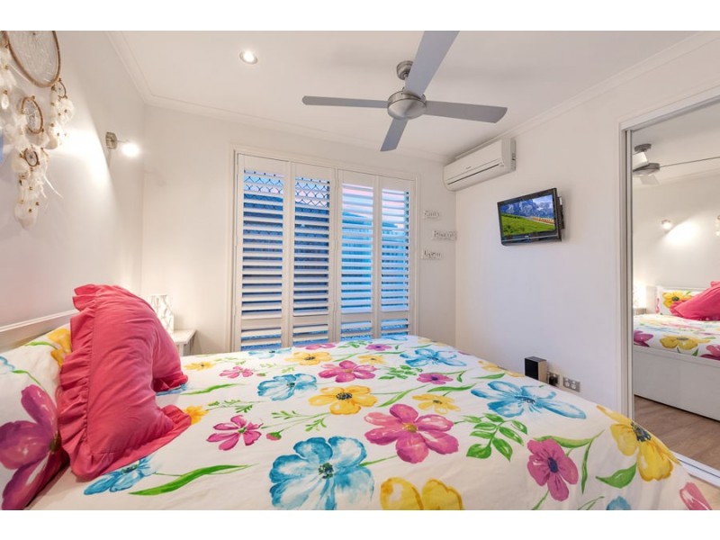 11 Anglia Place, Little Mountain QLD 4551