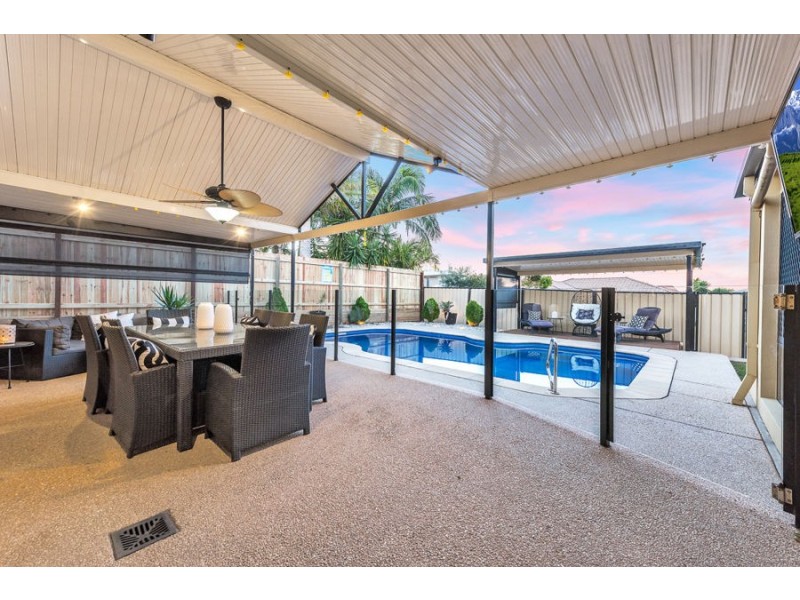 11 Anglia Place, Little Mountain QLD 4551