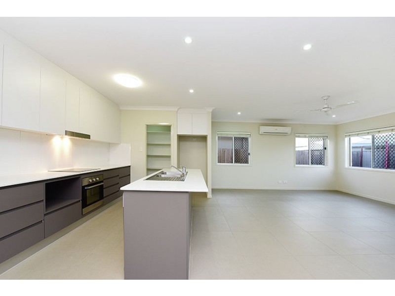 19 Bluff Street, Birtinya QLD 4575