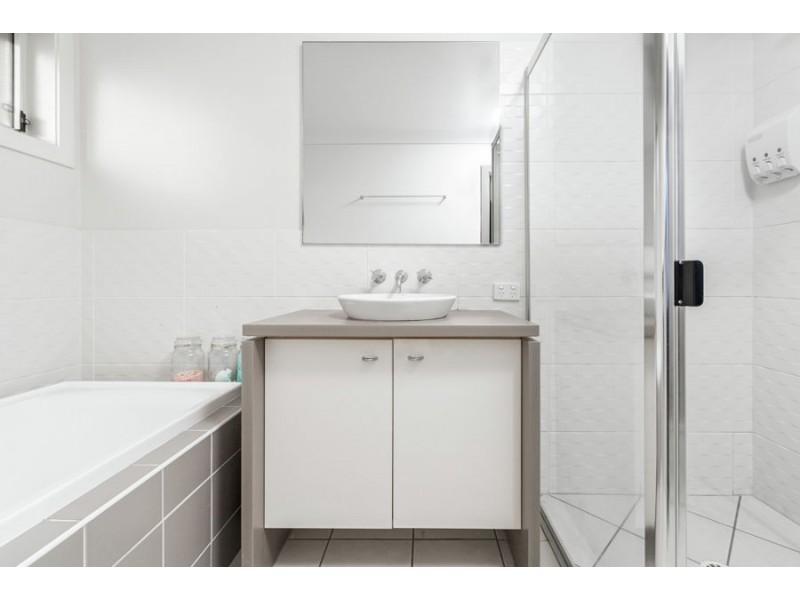 25 Little Mountain Drive, Little Mountain QLD 4551