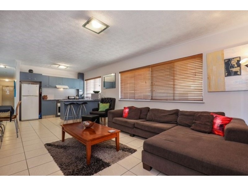 1/19 Mahia Terrace, Kings Beach QLD 4551