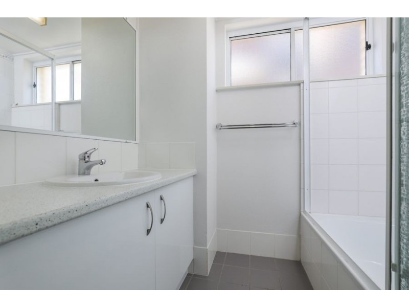 1/19 Mahia Terrace, Kings Beach QLD 4551