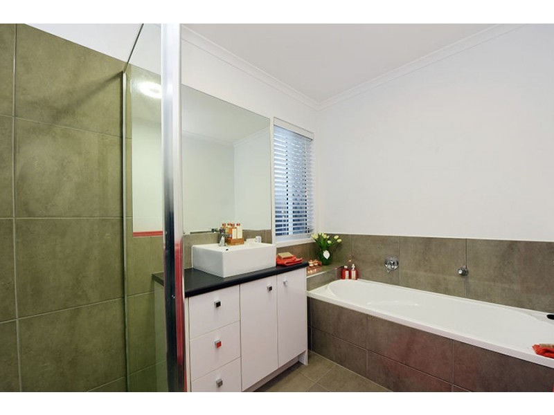 8 Osage Street, Caloundra West QLD 4551