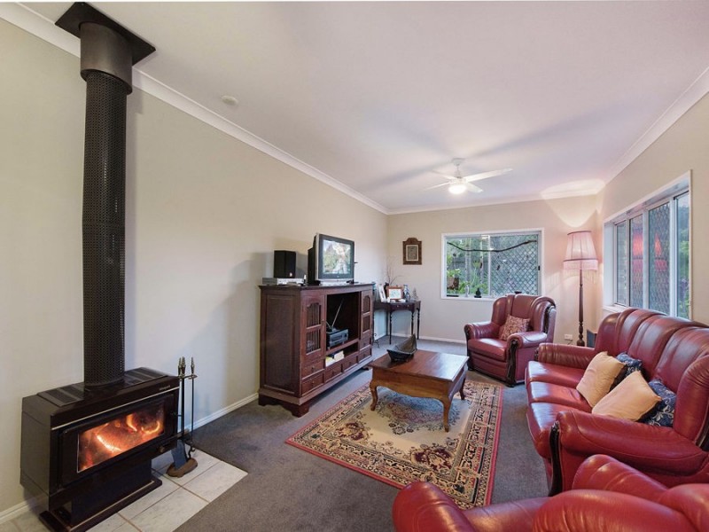 15 Pinewood Street, Little Mountain QLD 4551