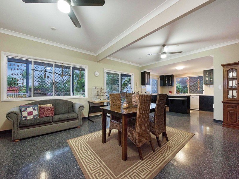 15 Pinewood Street, Little Mountain QLD 4551