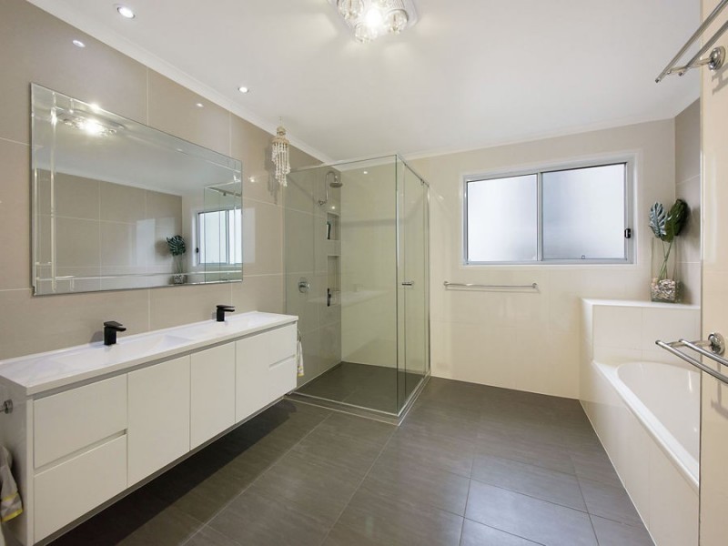 11 Bombala Terrace, Caloundra QLD 4551