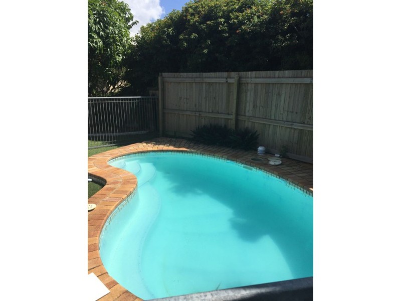 1 Kevdon Street, Golden Beach QLD 4551