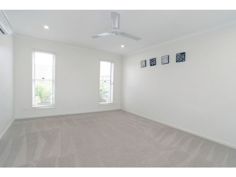 25 Elvena Circuit, Little Mountain QLD 4551
