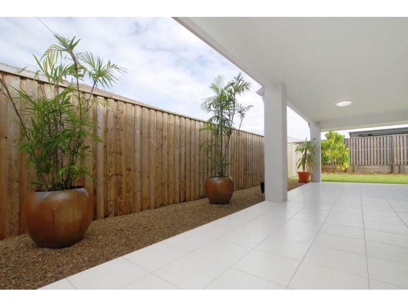 25 Elvena Circuit, Little Mountain QLD 4551