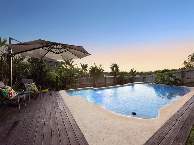 17 Hinterland Drive, Little Mountain QLD 4551