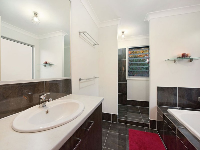 17 Hinterland Drive, Little Mountain QLD 4551