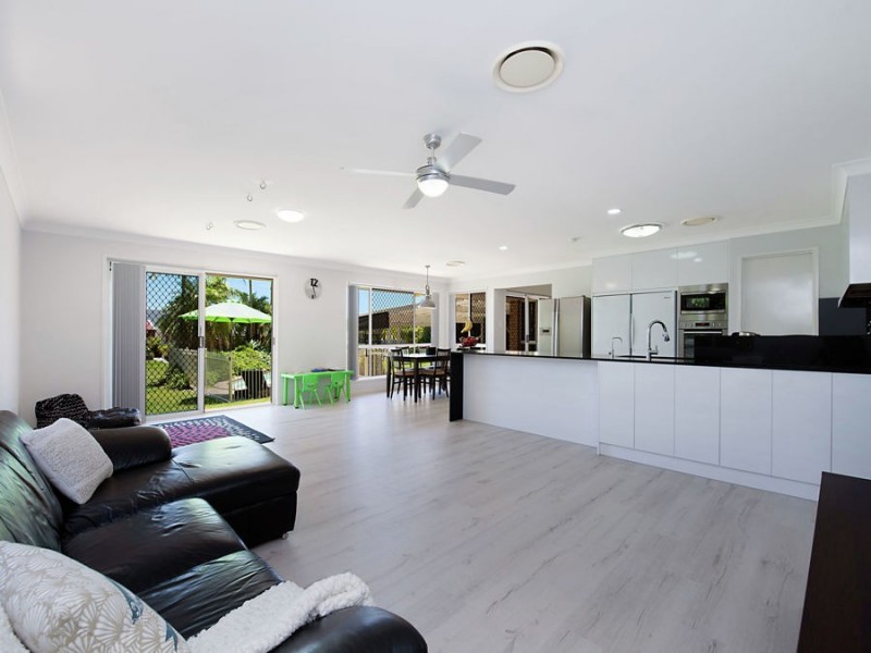 2 Homestead Drive, Little Mountain QLD 4551