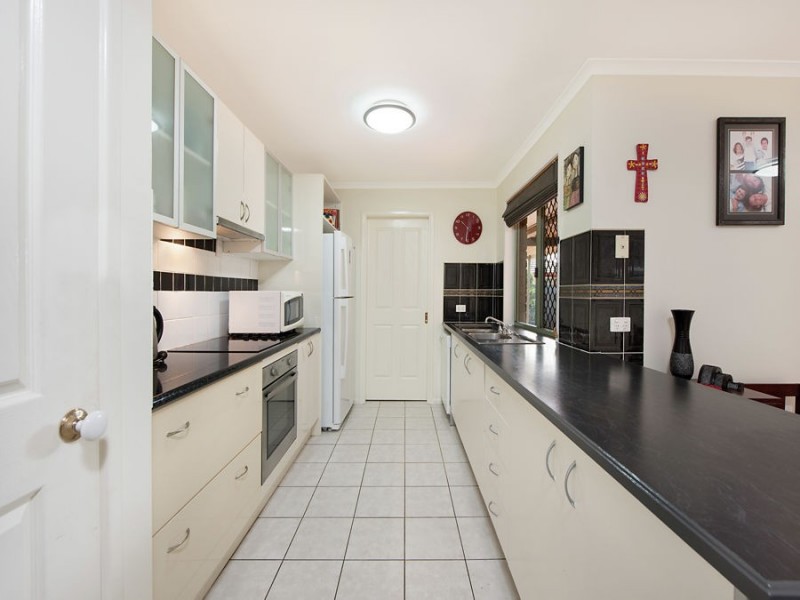 4 Sanctuary Place, Little Mountain QLD 4551