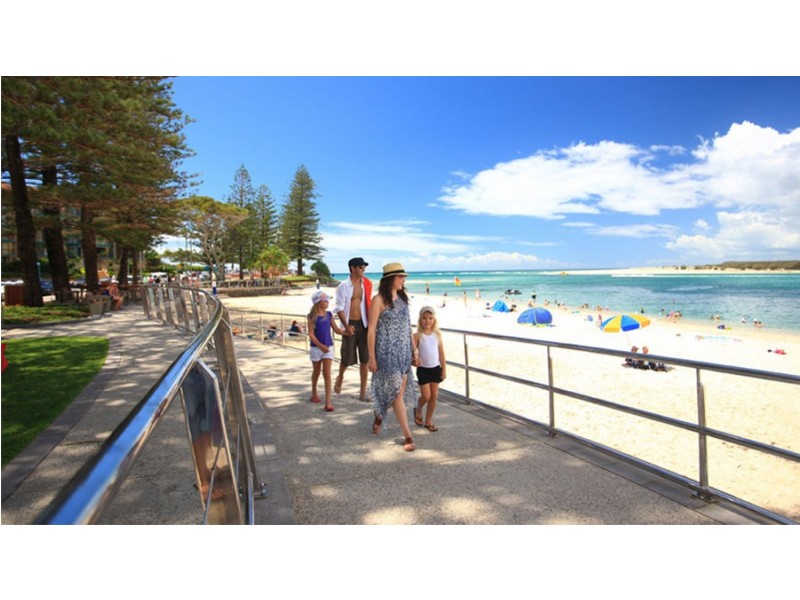 402/10 Leeding Terrace, Caloundra QLD 4551