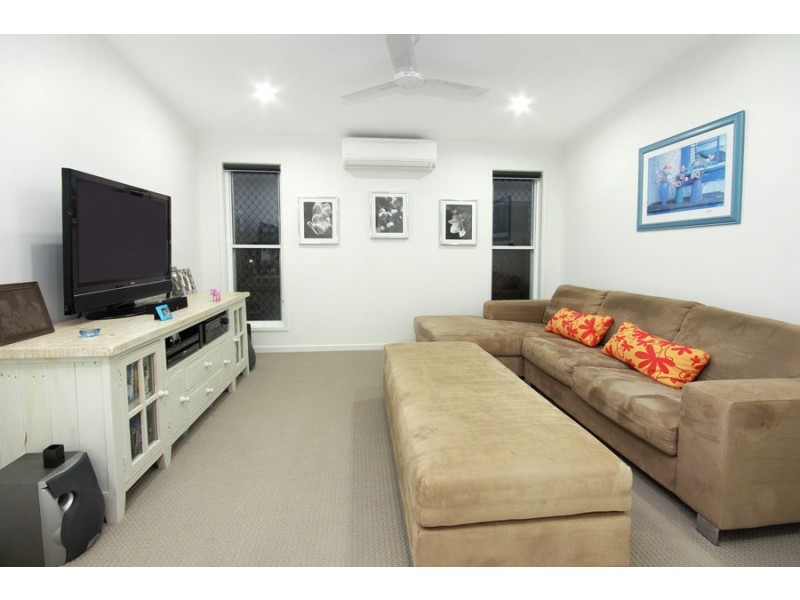 89 Little Mountain Drive, Little Mountain QLD 4551