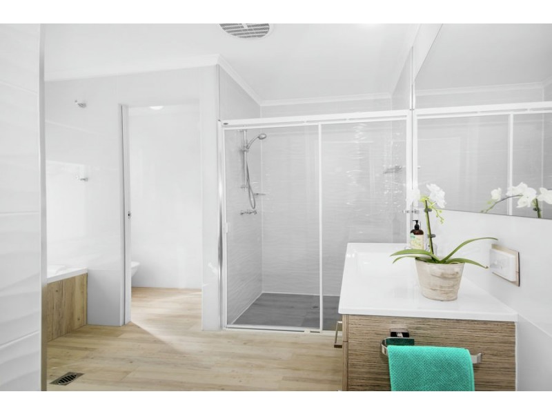 61 Koala Court, Little Mountain QLD 4551