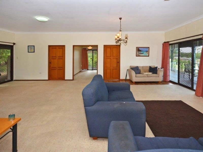 5 Sea Breeze Place, 82 Caloundra Road, Little Mountain QLD 4551