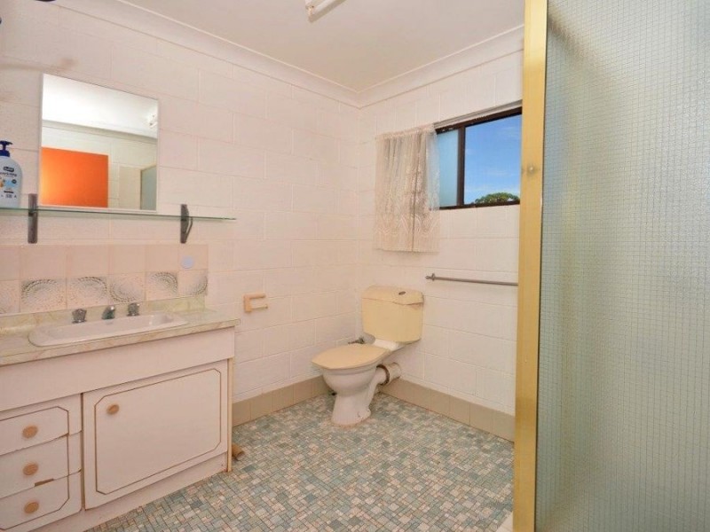 5 Sea Breeze Place, 82 Caloundra Road, Little Mountain QLD 4551