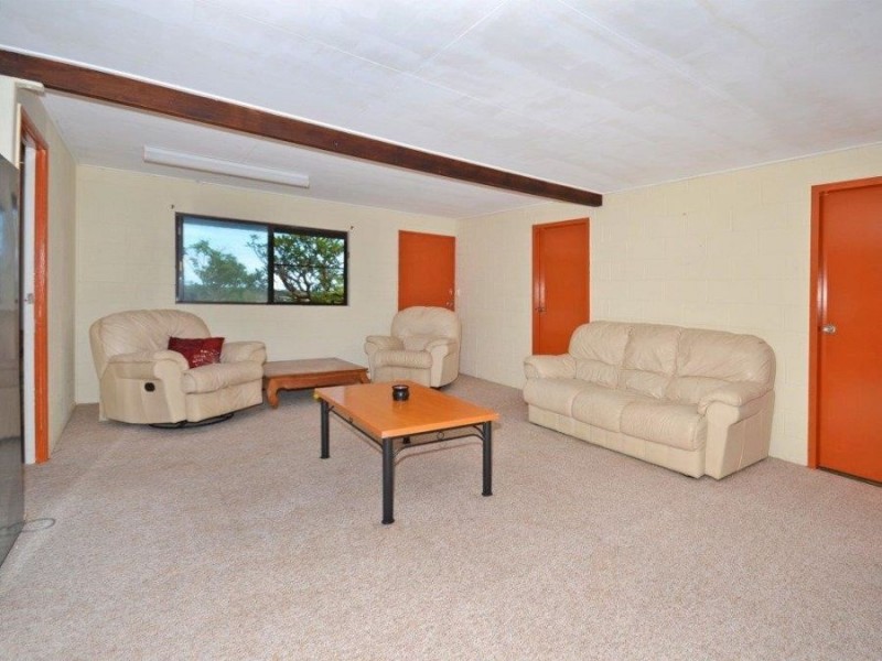 5 Sea Breeze Place, 82 Caloundra Road, Little Mountain QLD 4551