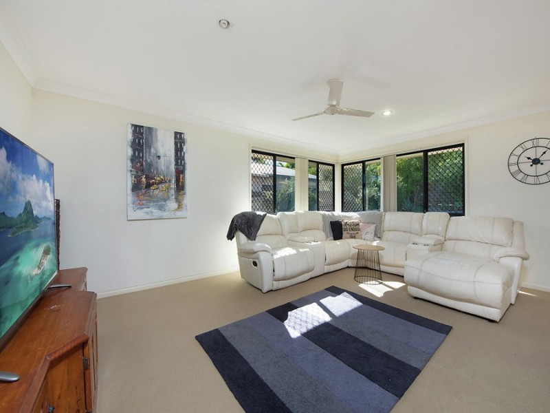 7 Somerset Lane, Little Mountain QLD 4551