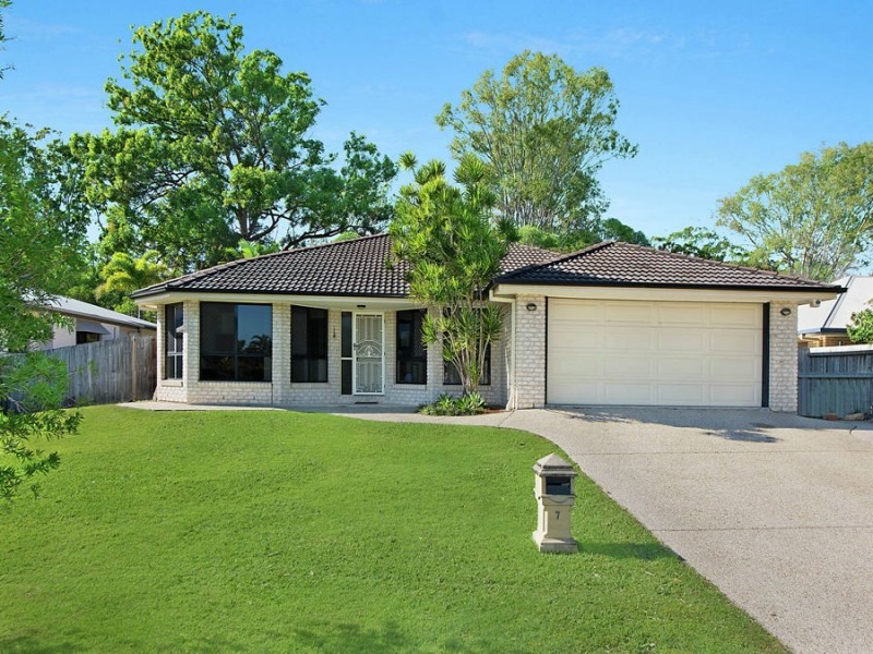 7 Somerset Lane, Little Mountain QLD 4551