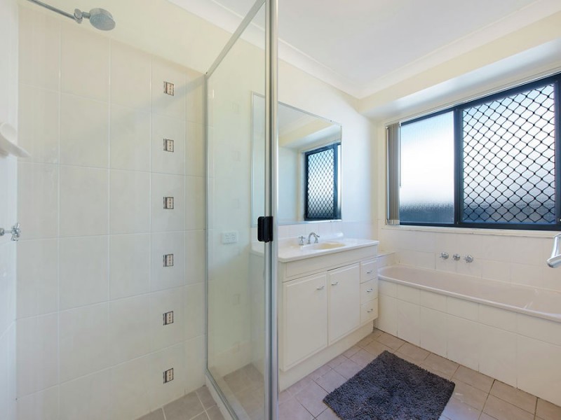 7 Somerset Lane, Little Mountain QLD 4551