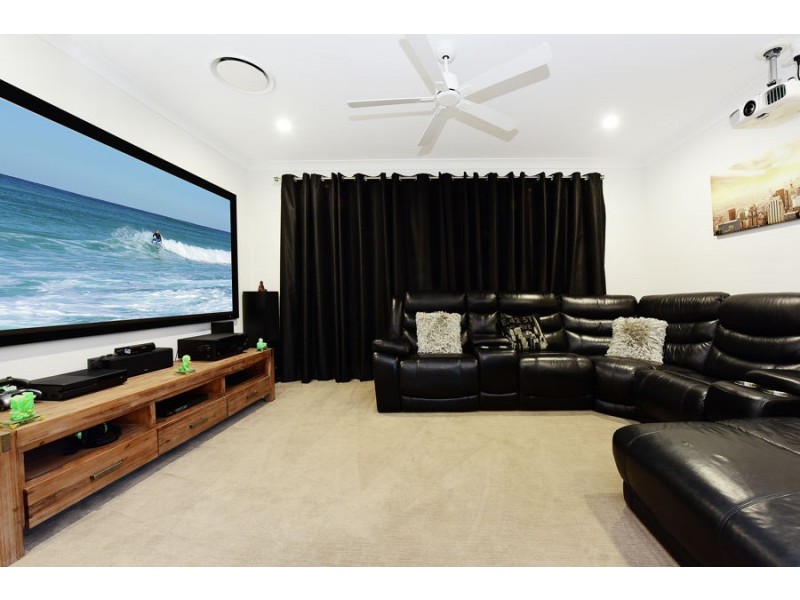 7 Leeside Street, Little Mountain QLD 4551