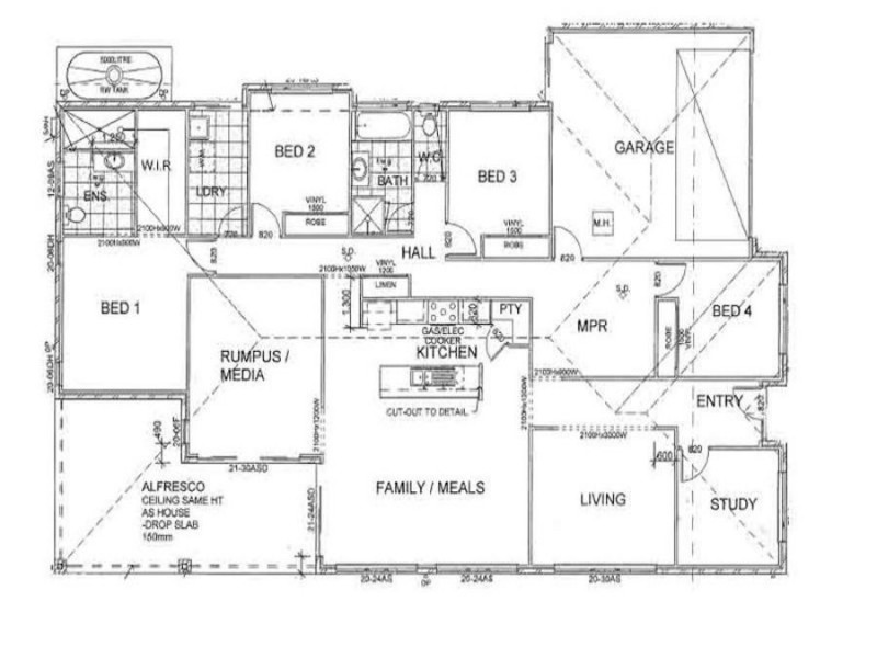 8 Wonga Circuit, Beerwah QLD 4519 Floorplan