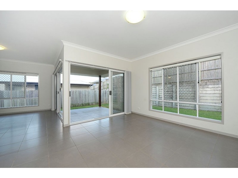 13 Sunrise Terrace, Little Mountain QLD 4551