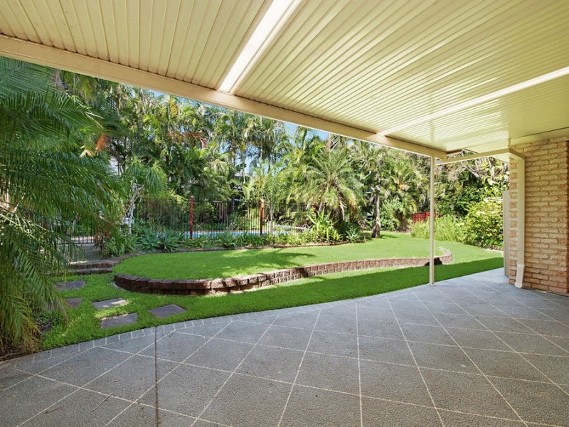 6 Earls Court, Little Mountain QLD 4551