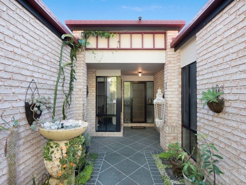 6 Earls Court, Little Mountain QLD 4551