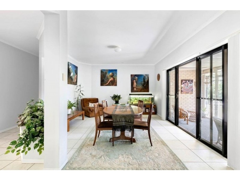6 Earls Court, Little Mountain QLD 4551