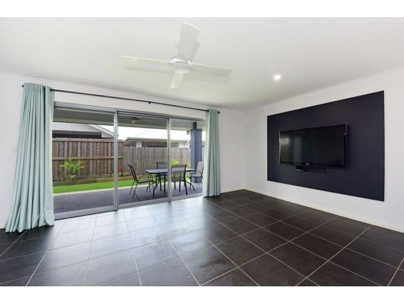 35 Pearl Cres, Caloundra West QLD 4551