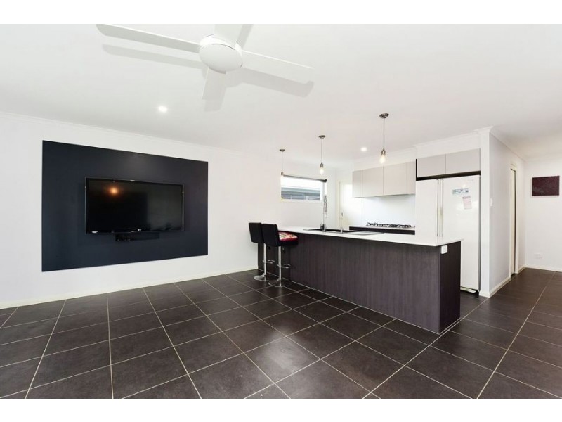 35 Pearl Cres, Caloundra West QLD 4551