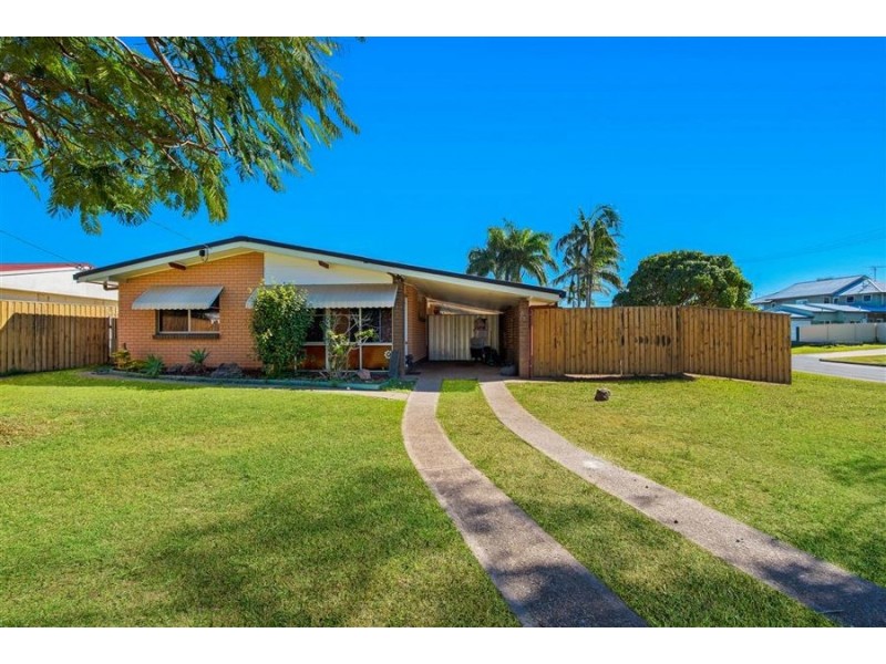 32 Wavell Ave, Golden Beach QLD 4551
