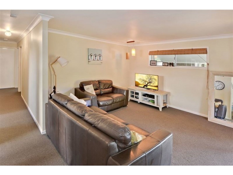 32 Wavell Ave, Golden Beach QLD 4551