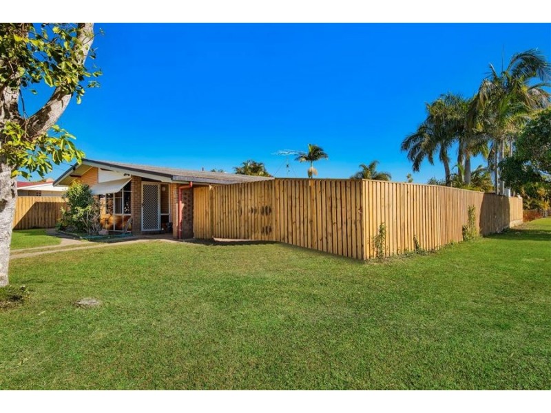 32 Wavell Ave, Golden Beach QLD 4551