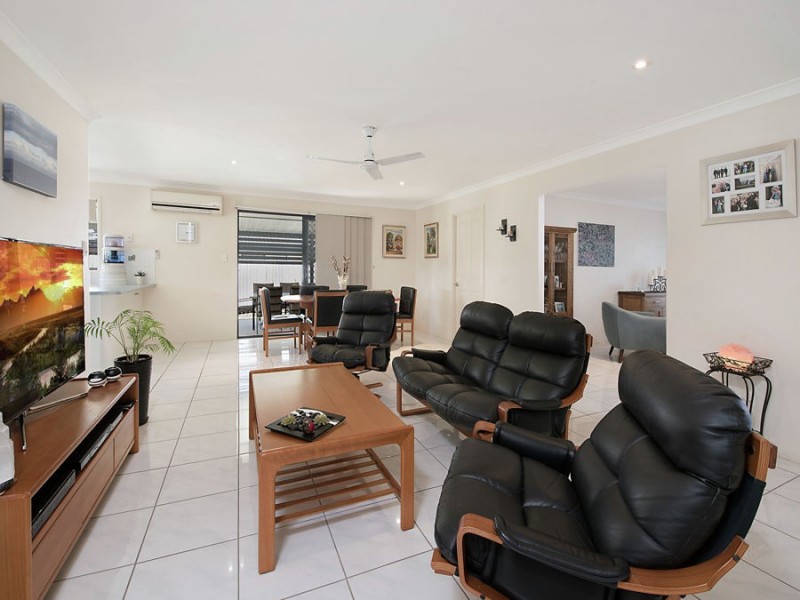 52 Discovery Drive, Little Mountain QLD 4551