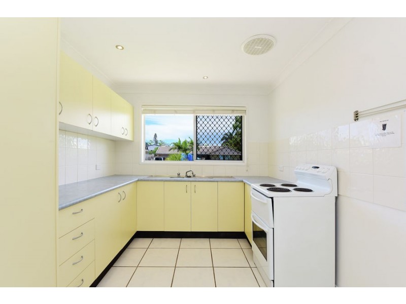 2 Sutherland Street, Dicky Beach QLD 4551