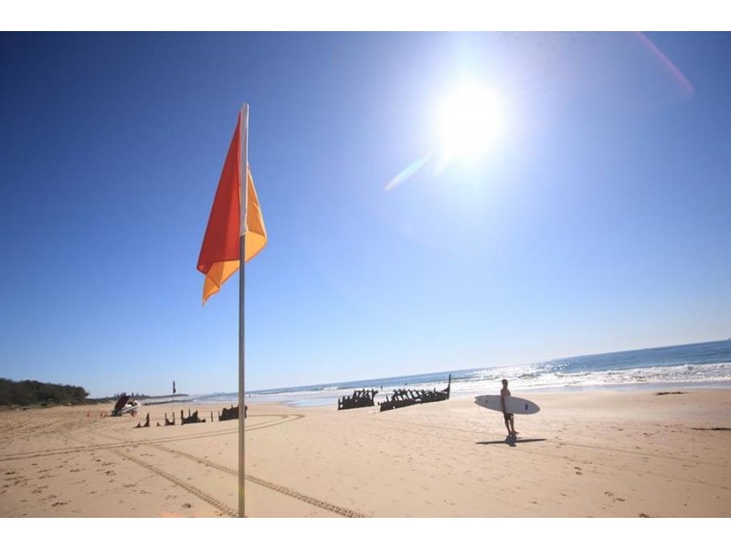 2 Sutherland Street, Dicky Beach QLD 4551