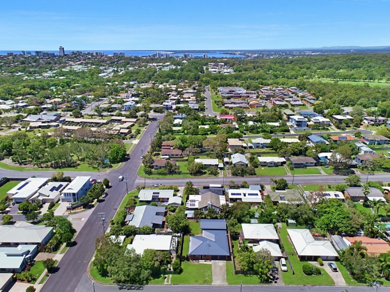 2 Sutherland Street, Dicky Beach QLD 4551